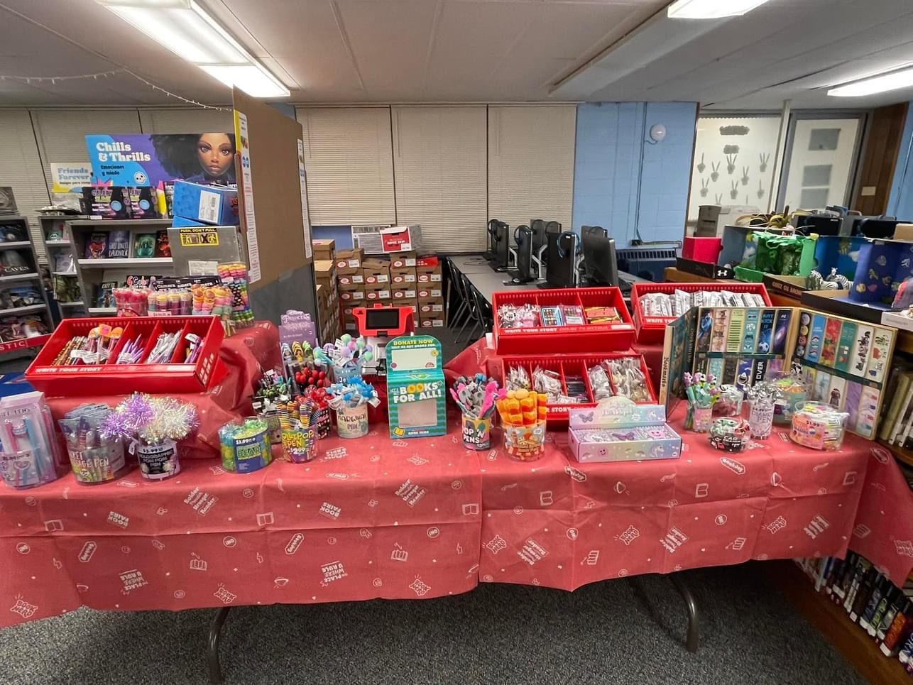 does scholastic book fair take apple pay